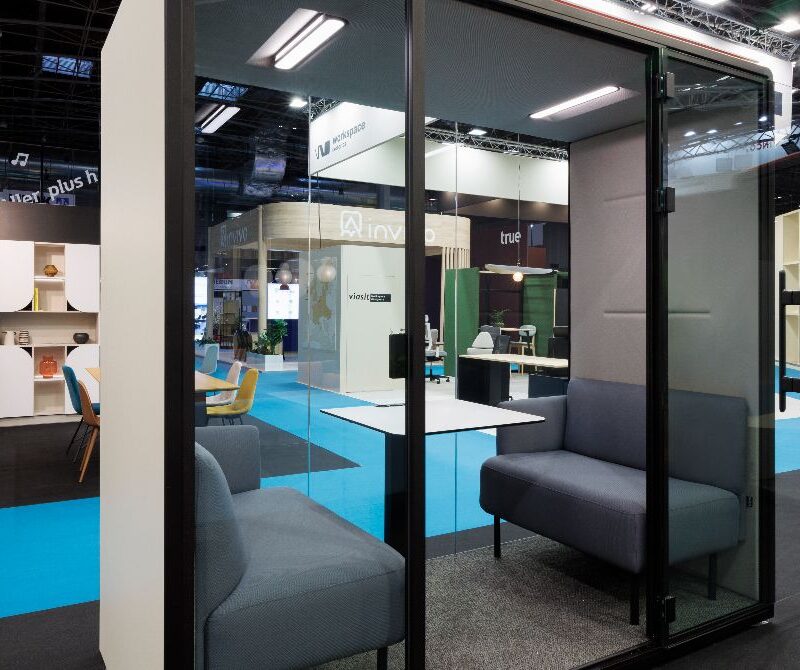 Space Meet 2 meeting pod
